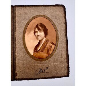 Early 20th Century Sepia Portrait Photograph – Boyce Studio White Plains NY